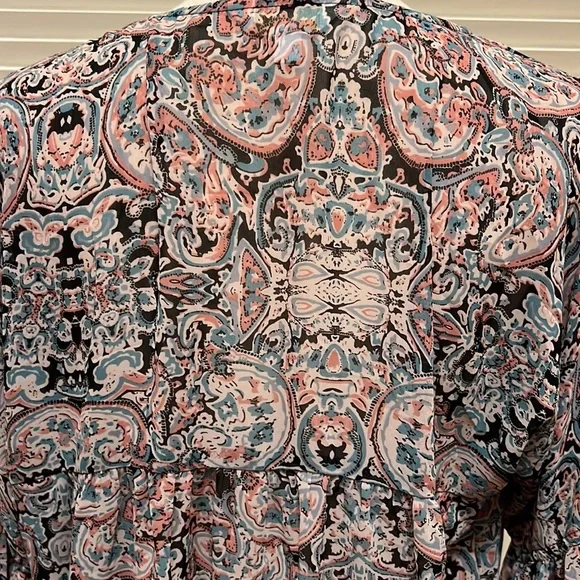 3. C Boho Blouse in Paisley Print, Split Sleeves, Size Large - Picture 12 of 16